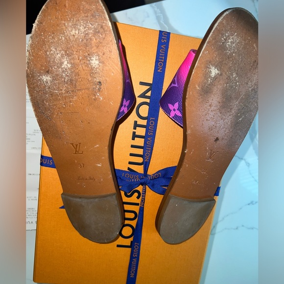 LV Sandals! Lightly used, Kept in box, receipt available. Size 37 - Picture 4 of 6